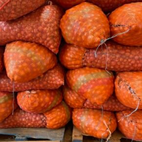 Sandwidi Paulin - marchandise oignon en magasin