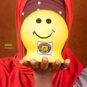 Tirelire en poterie – Jumelia Consortium